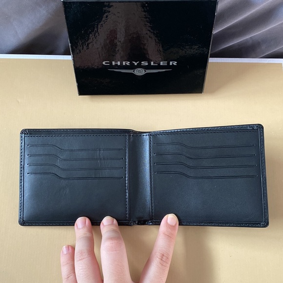 Chrysler Wallet - Picture 2 of 4